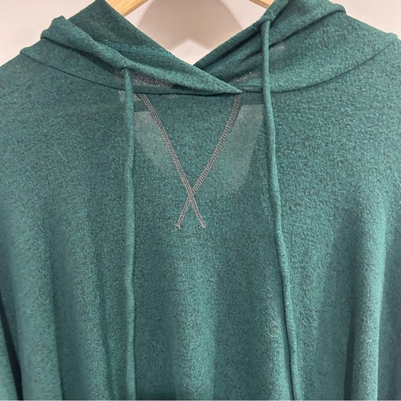 Plus Size Forest Green Hooded Flowy Sweater Top - Picture 3 of 9